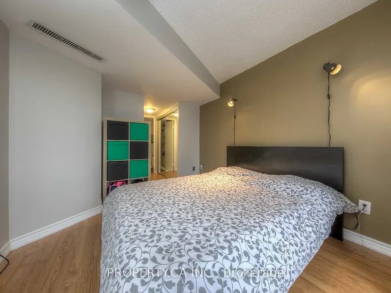 1001 Bay St #2107 — Photo 10