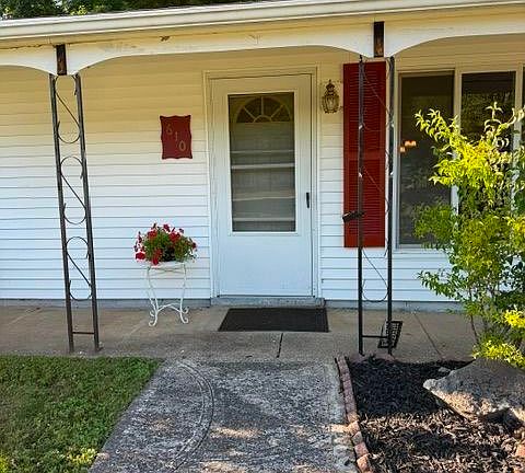 3rd image of 610 Sherwood Dr