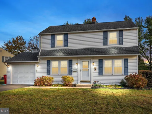 135 Woodlawn Rd, Warminster, PA 18974