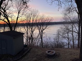 376 E Amber Lake Dr, Fairmont, MN 56031