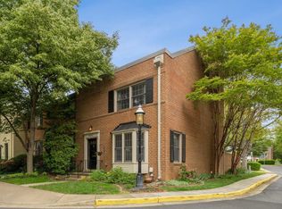 5931 Queenston St, Springfield, VA 22152