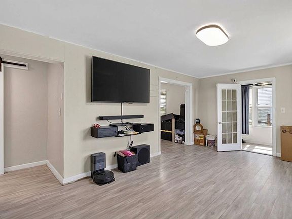5th image of 8144 Colin Dr