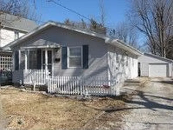 1238 S Clay Ave, Jacksonville, IL 62650