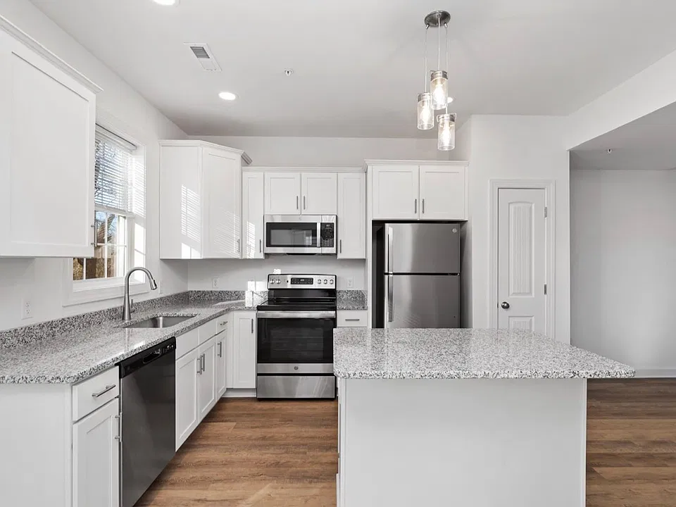 26 Parkview Dr