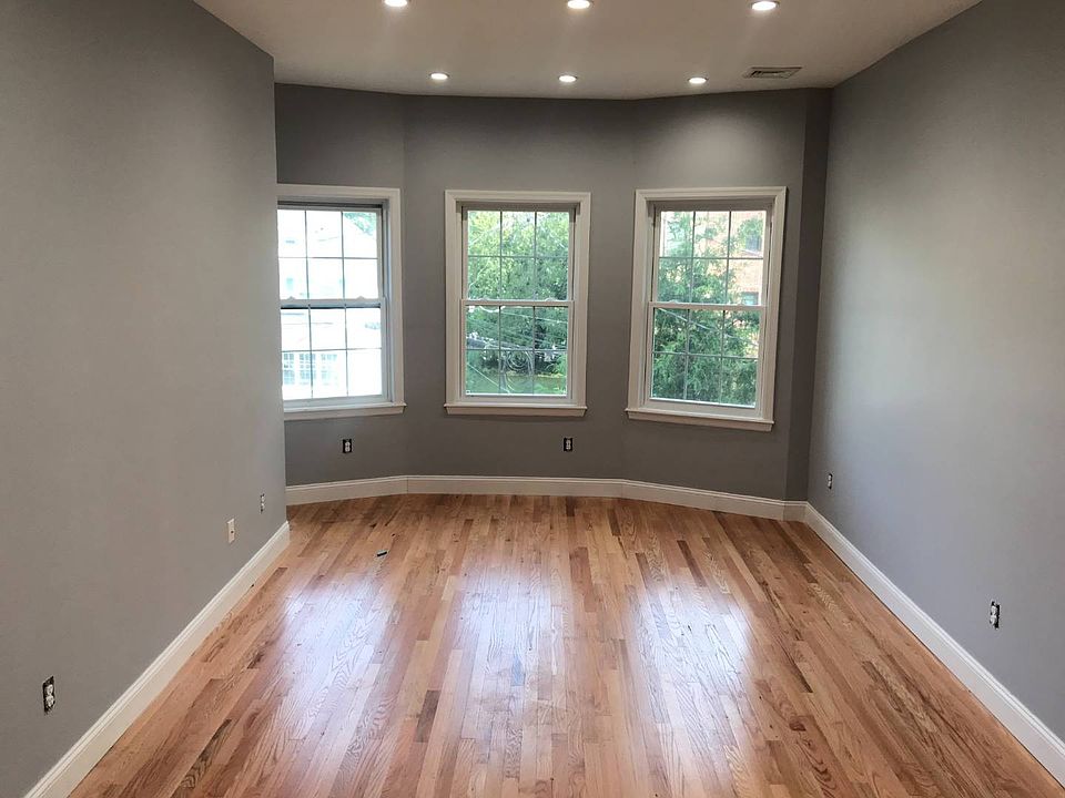 1st image of 416 Bedford Ave Floor 3