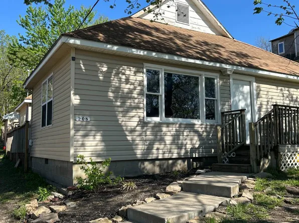 208 S 5th St, Fredonia, KS 66736