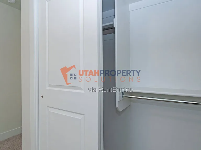 388 S 980 W — Photo 22