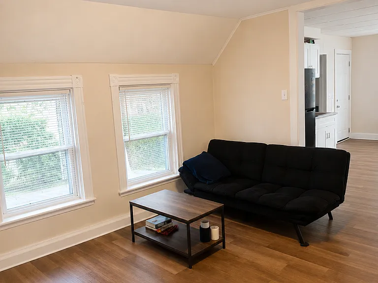 53 Burnside Ave #2R — Photo 4