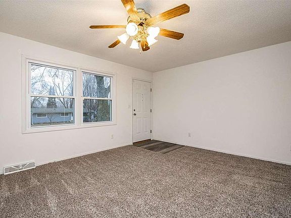 5th image of 3016 Sweet Briar Ave