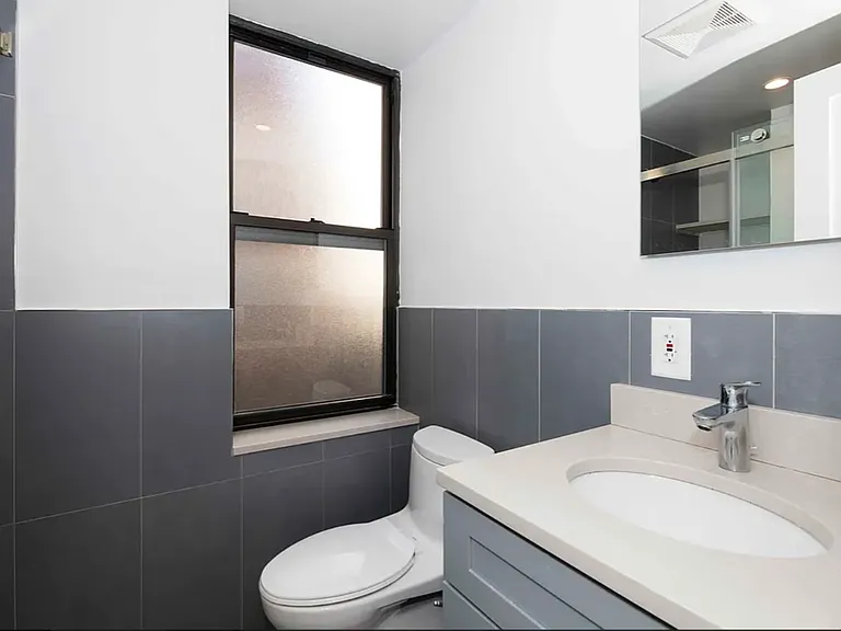 145 E 35th St #6RW — Photo 7
