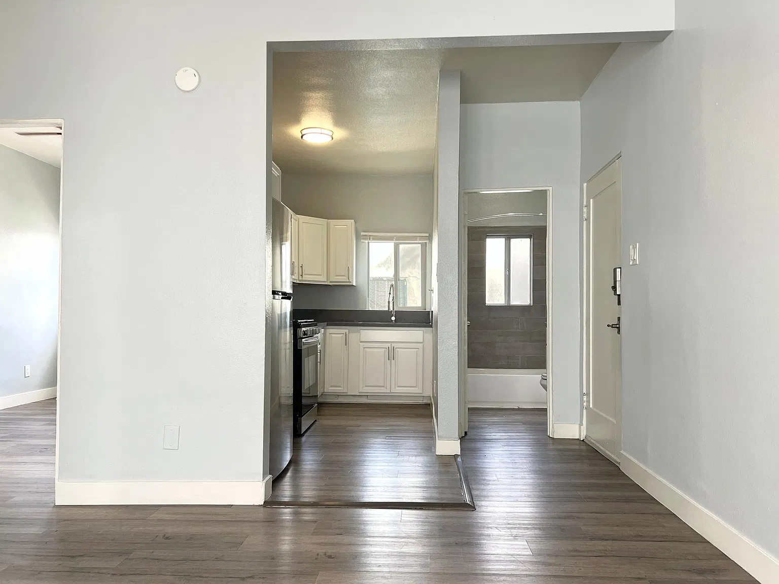 2 bed, 500 sqft, $2,495 — Photo 3
