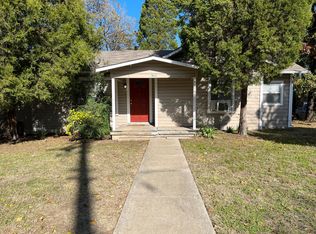 902 W Collins St, Denton, TX 76201