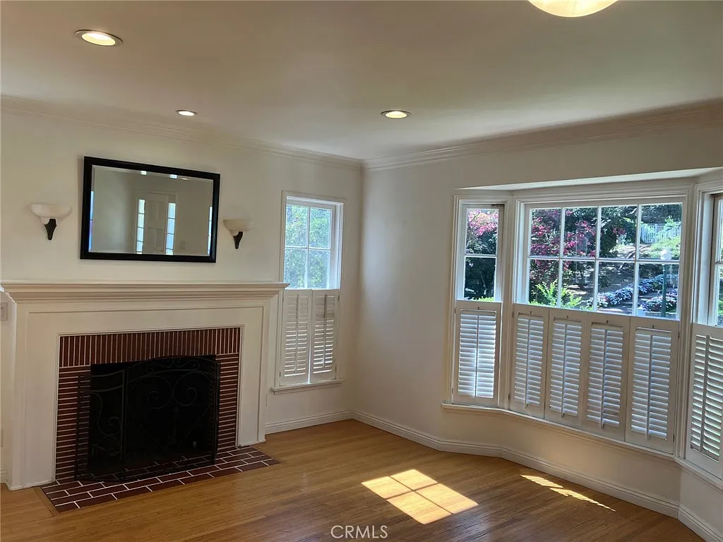 3 bed, 1408 sqft, $4,900 — Photo 2
