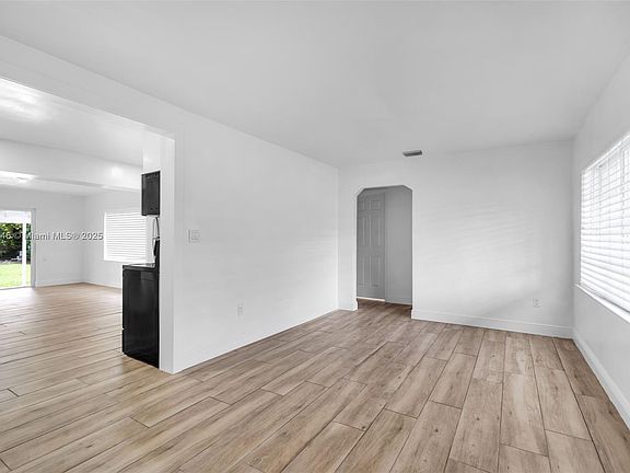 5th image of 3427 SW 64th Ave