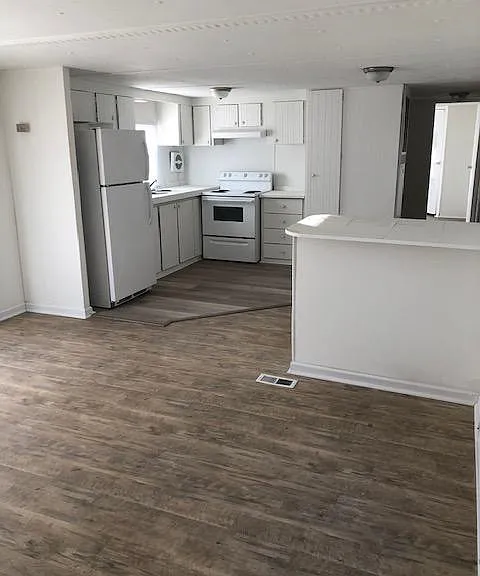 5209 Cupp Ln — Photo 1