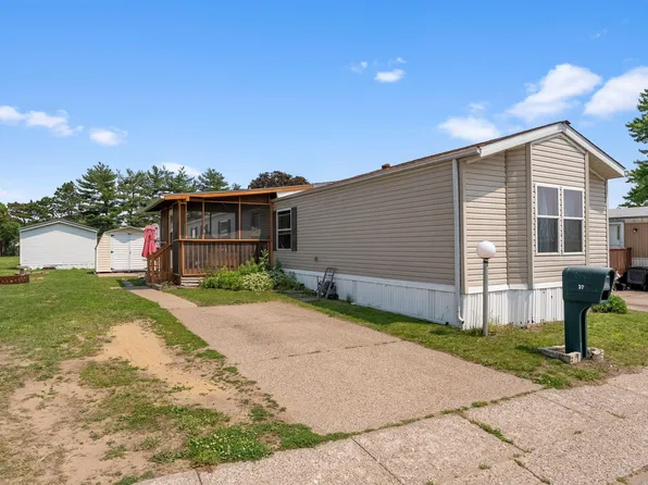 37 Cyril Ave, Muscatine, IA 52761