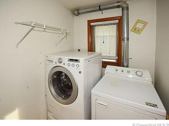 wash /dryer room