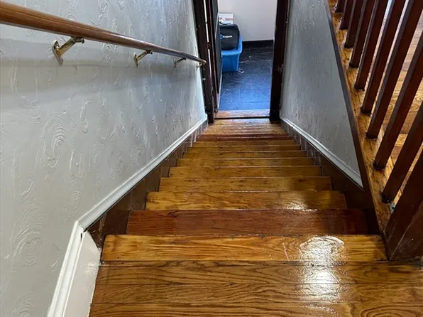 129 Stanwood St Floor 2, Dorchester, MA 02121