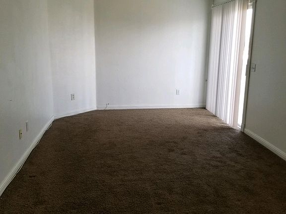3rd image of 13347 Dos Lomas Way