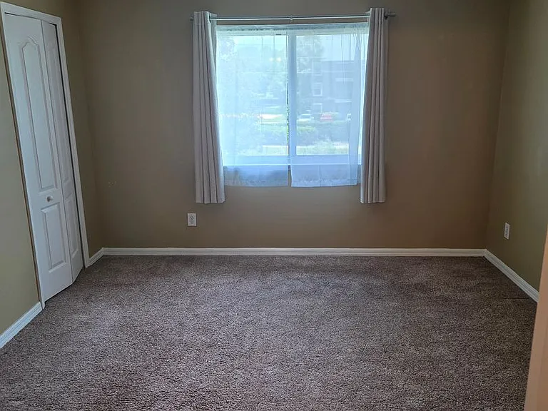 122 Wilton Cir — Photo 16