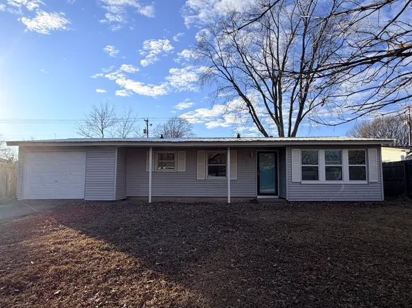 2016 Greendale Dr, Champaign, IL 61821