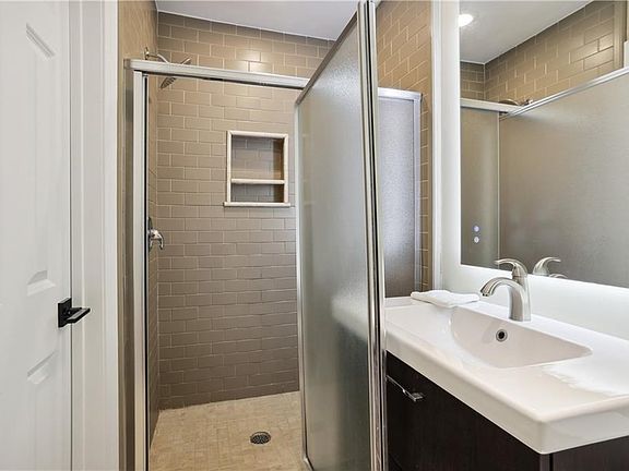 4th image of 6021 Tchoupitoulas St #B