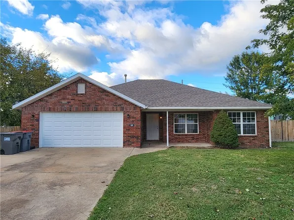 1360 Fox Trail Dr, Elkins, AR 72727