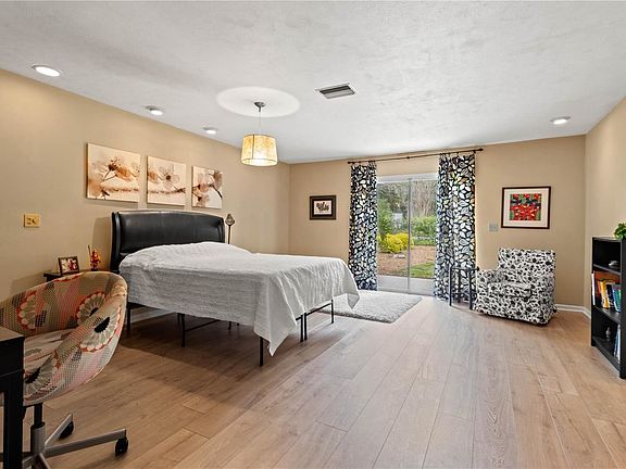 4th image of 37108 McMinn Ave