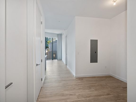 2nd image of 2831 S Bayshore Dr Unit 405