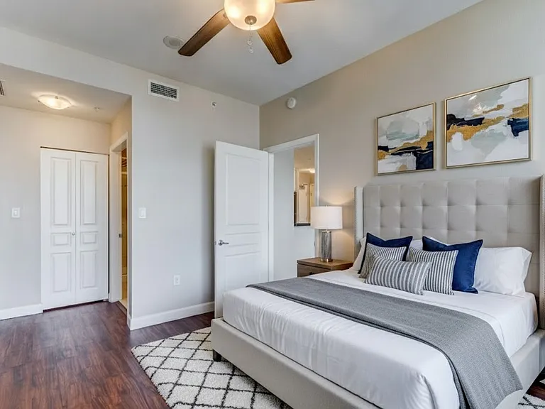300 W Beech St #2101 — Photo 19