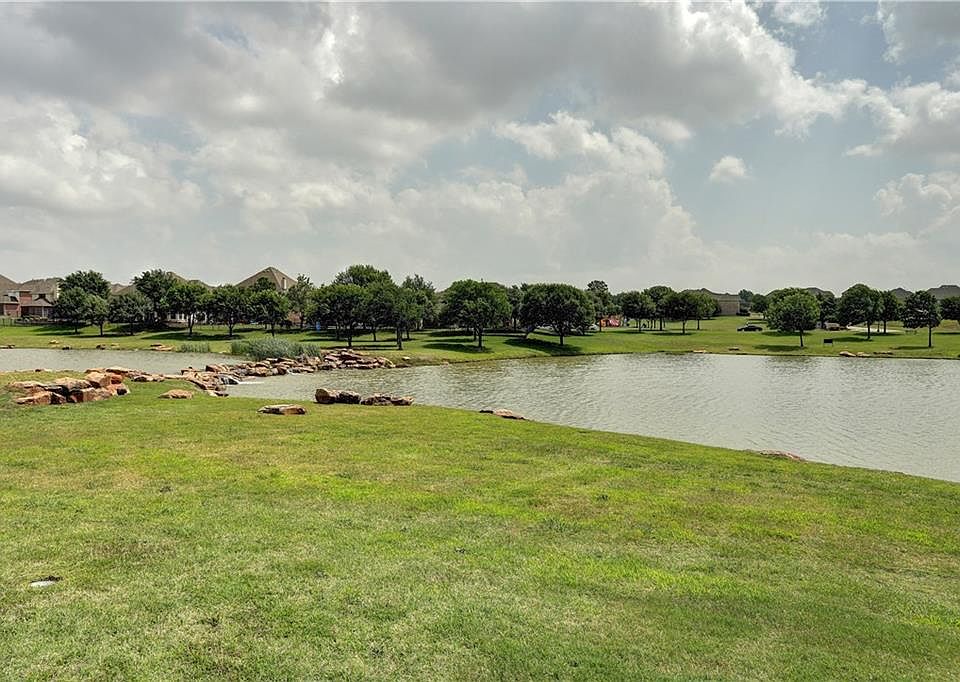 2nd image of 2230 Fox Ridge Trl