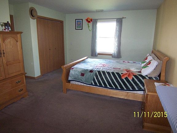 4th image of 280 E Shorewood Dr