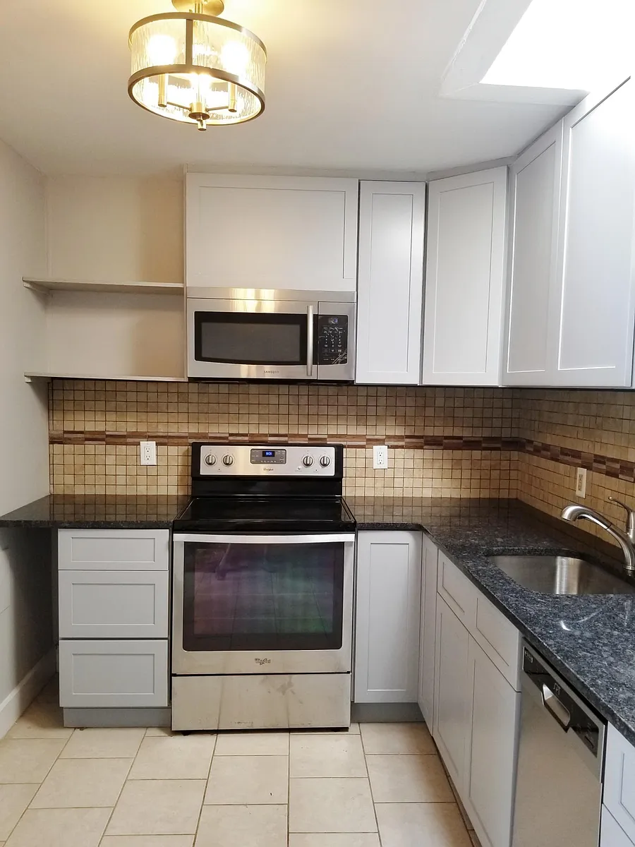 Photo 2 of 22 - 4024 Green St #3 - Philadelphia, PA Building Photo - 4024 Green St #3