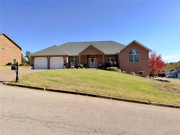 705 Sunset Dr, Perryville, MO 63775