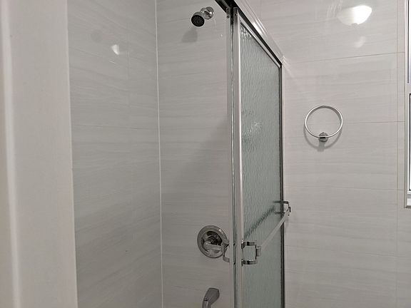 5th image of 5064 44th St
