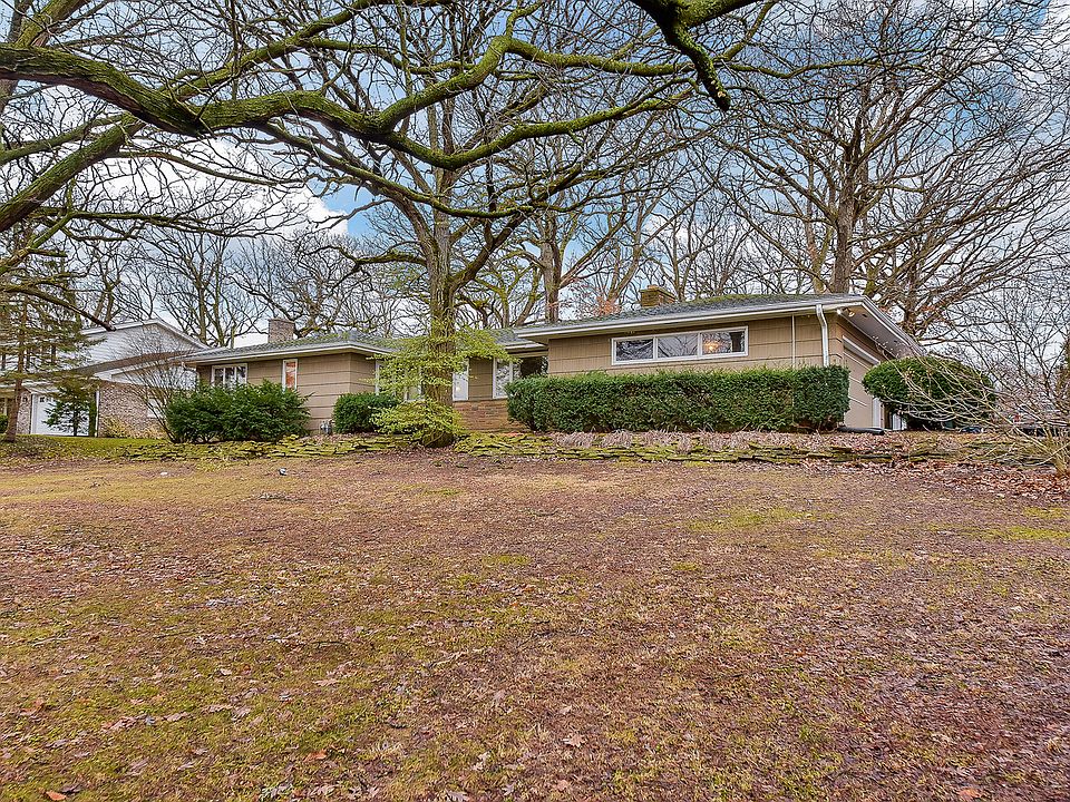 1st image of 16W481 Timberlake Dr