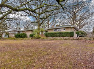 16W481 Timberlake Dr, Willowbrook, IL
