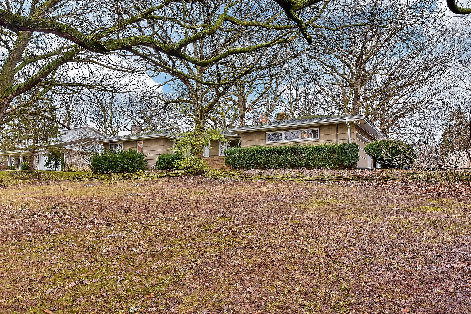 16W481 Timberlake Dr photo 1