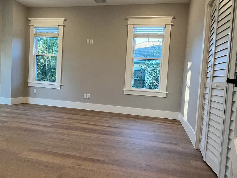 825 E Duffy St — Photo 14