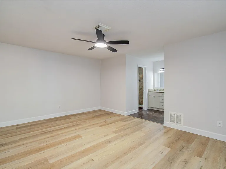 7026 Hidden Arbor Ln — Photo 18