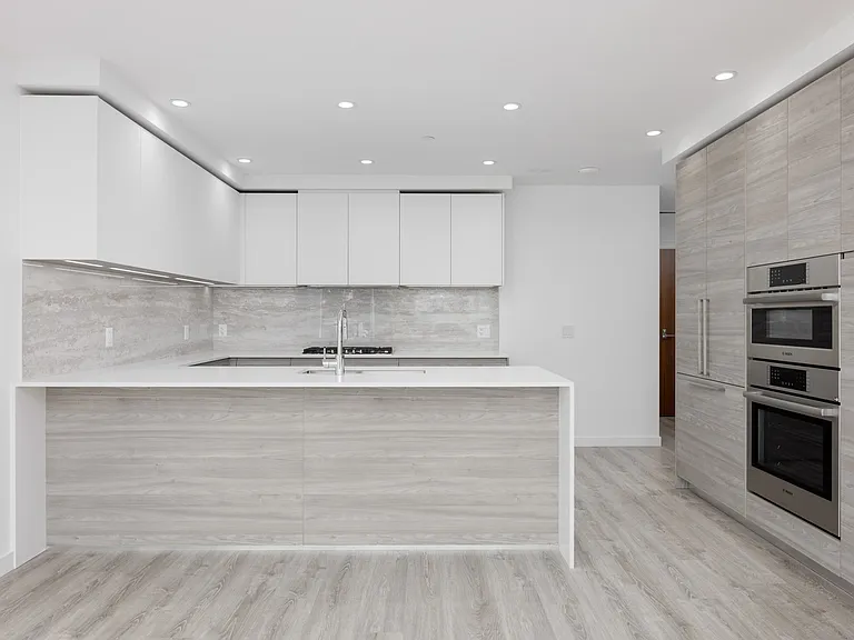 660 Quayside Dr #703 — Photo 4