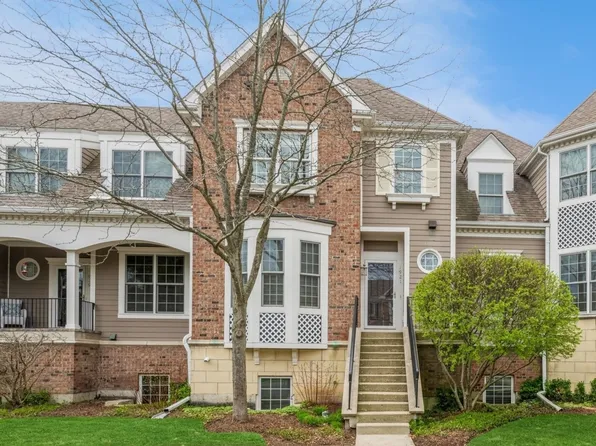 1921 Lynn Cir, Libertyville, IL 60048