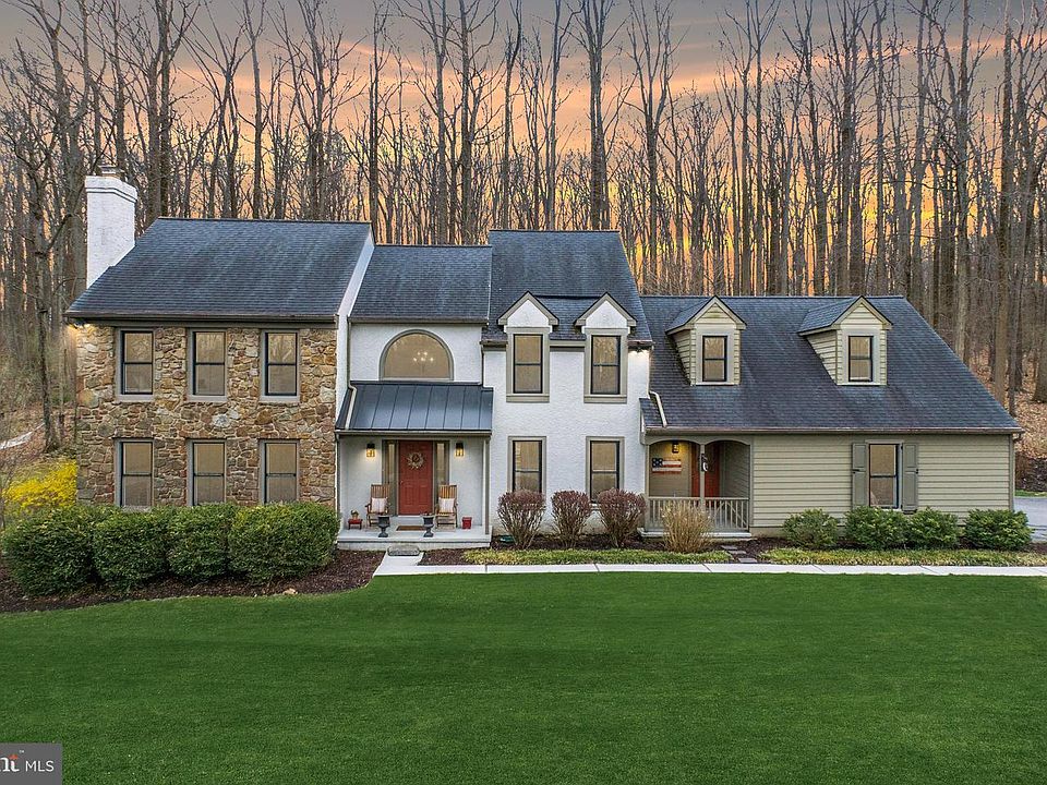 1st image of 32 McLeod Pond Rd