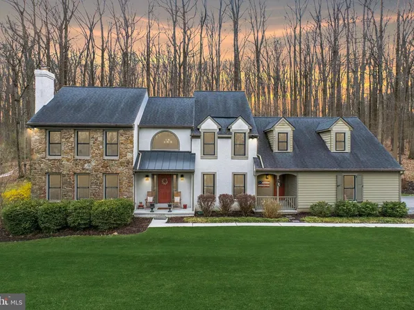 32 McLeod Pond Rd, Glenmoore, PA 19343