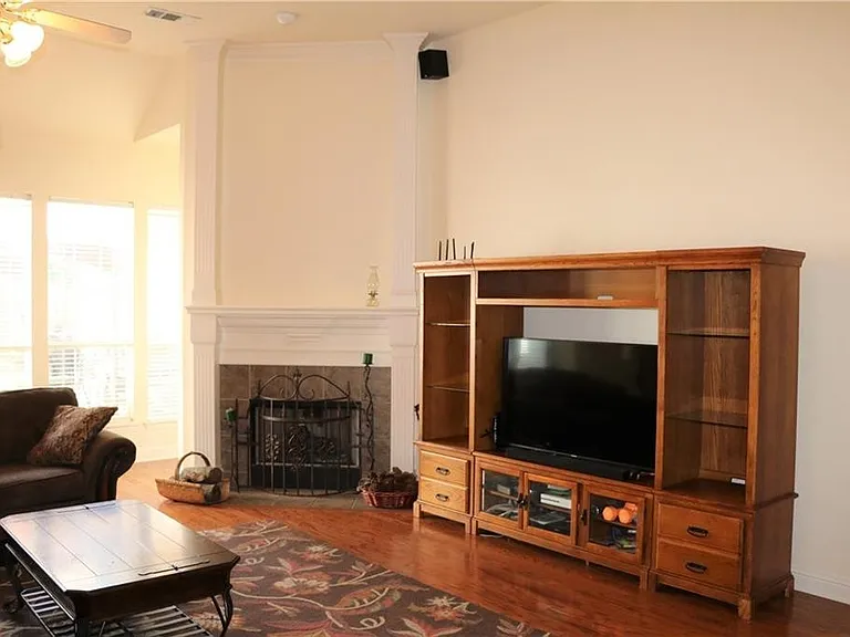 123 Hillcrest Dr — Photo 7