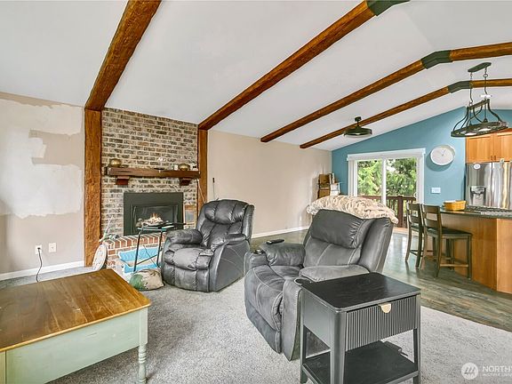 5th image of 983 NE Melia Lane