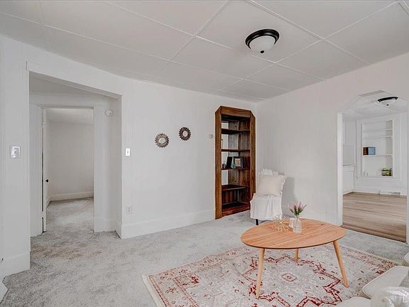 4th image of 104 Albert St
