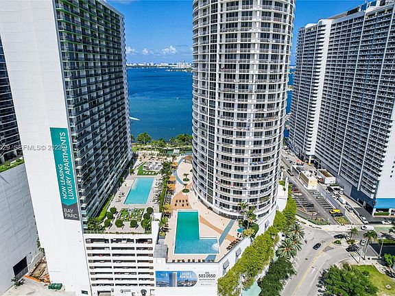 4th image of 1751 N Bayshore Dr #40
