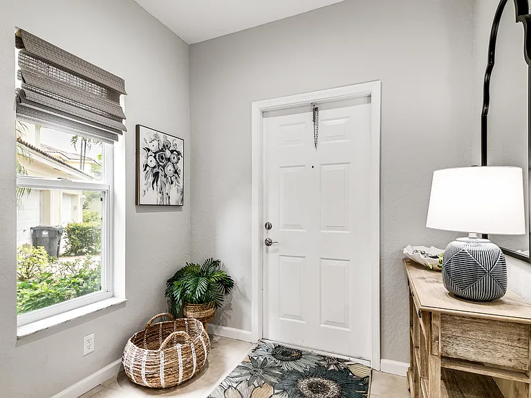 13354 Georgian Ct — Photo 2