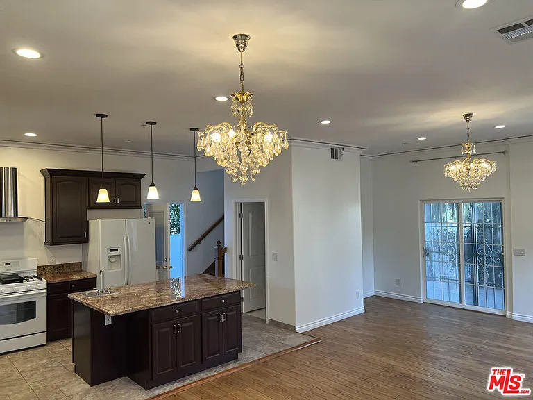 4626 N Noble Ave — Photo 24